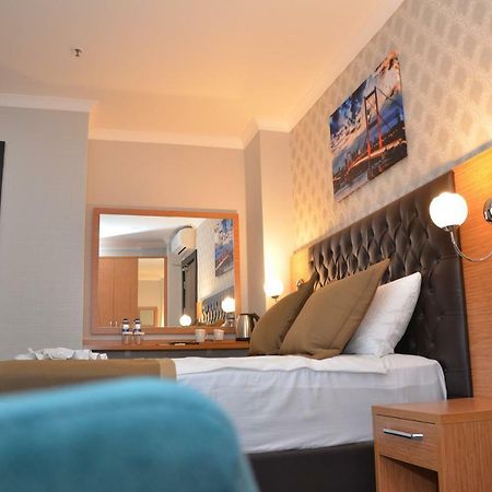 אדאלר Grand Lark Hotel מראה חיצוני תמונה