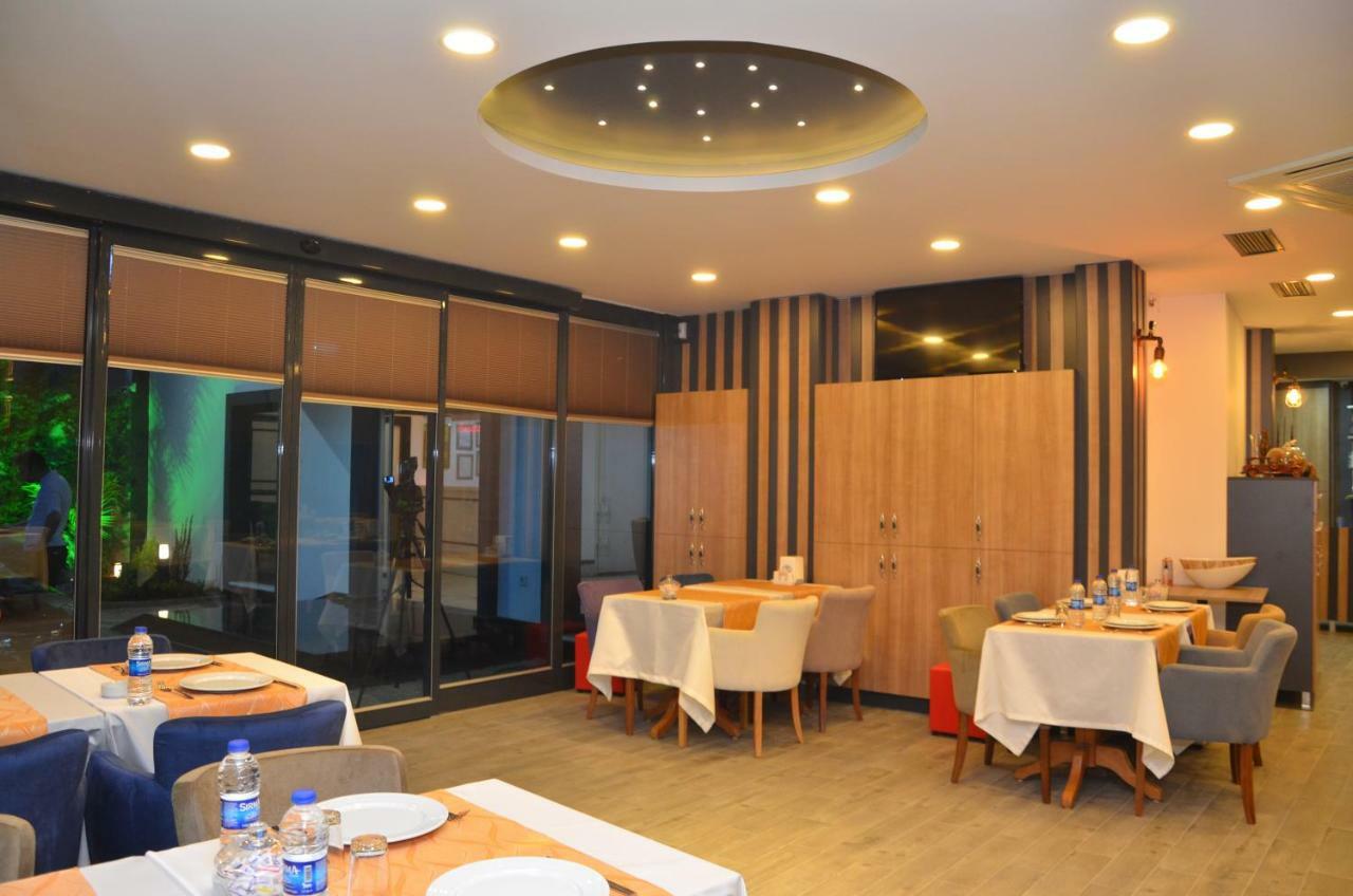 אדאלר Grand Lark Hotel מראה חיצוני תמונה