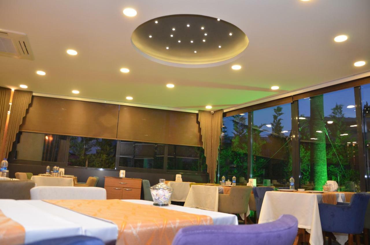 אדאלר Grand Lark Hotel מראה חיצוני תמונה