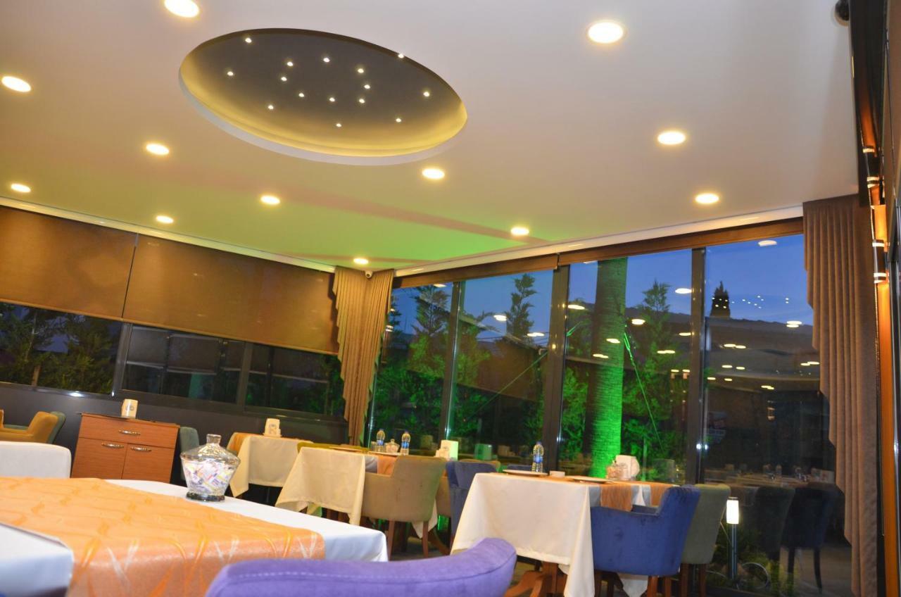 אדאלר Grand Lark Hotel מראה חיצוני תמונה