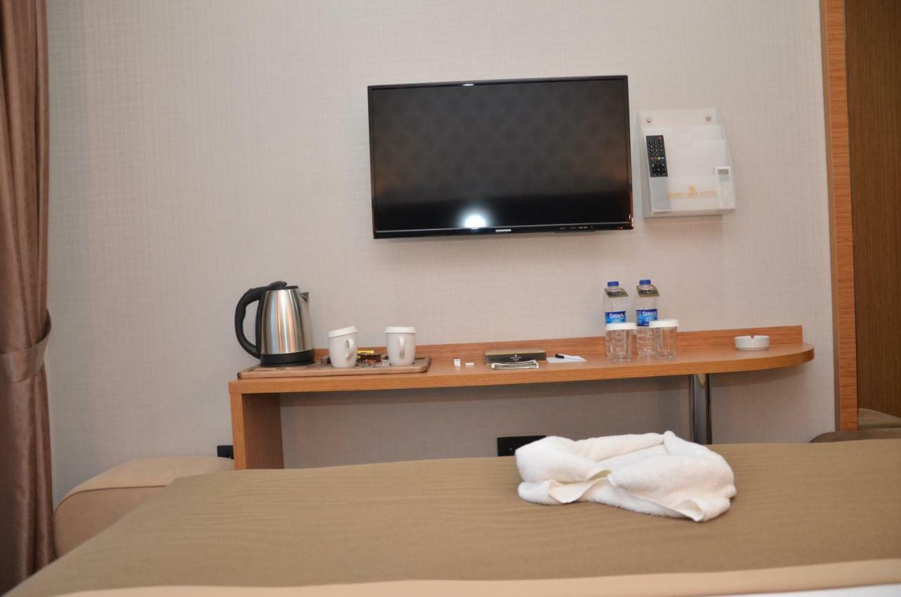 אדאלר Grand Lark Hotel מראה חיצוני תמונה