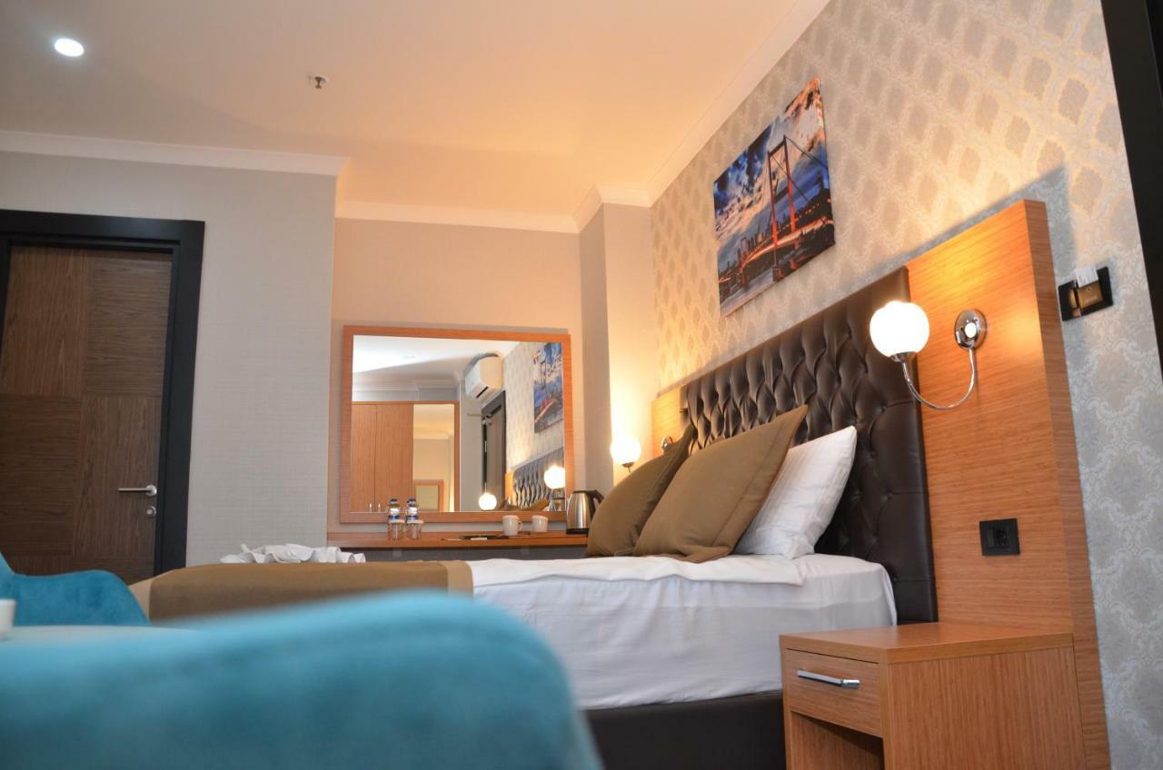 אדאלר Grand Lark Hotel מראה חיצוני תמונה